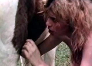 Zoo sex for a blonde MILF