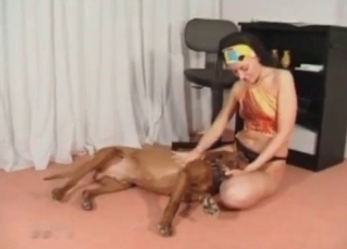 Married chick fucking a dog